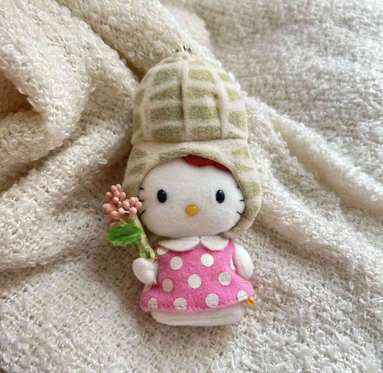 Vintage Sanrio Hello Kitty Mascot Charm - Little Peanut